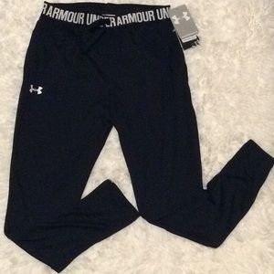 NWT Girls Under Armour Tech Jogger (size YM)
